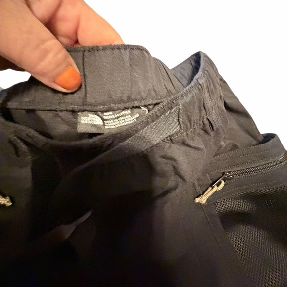 ❤️The North Face Men's Black Shorts - Picture 6 of 6